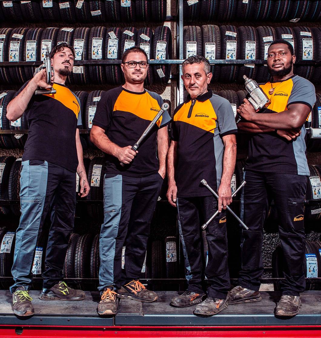 Moronese Gomme Staff